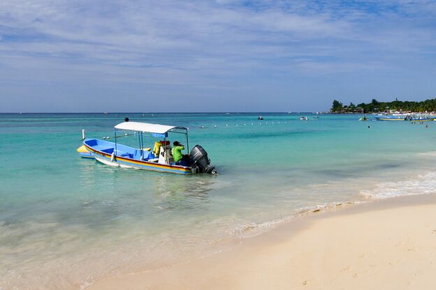 Der West Bay Beach auf Roatán, einer Insel vor Honduras Der West Bay Beach auf Roatán, einer Insel vor Honduras