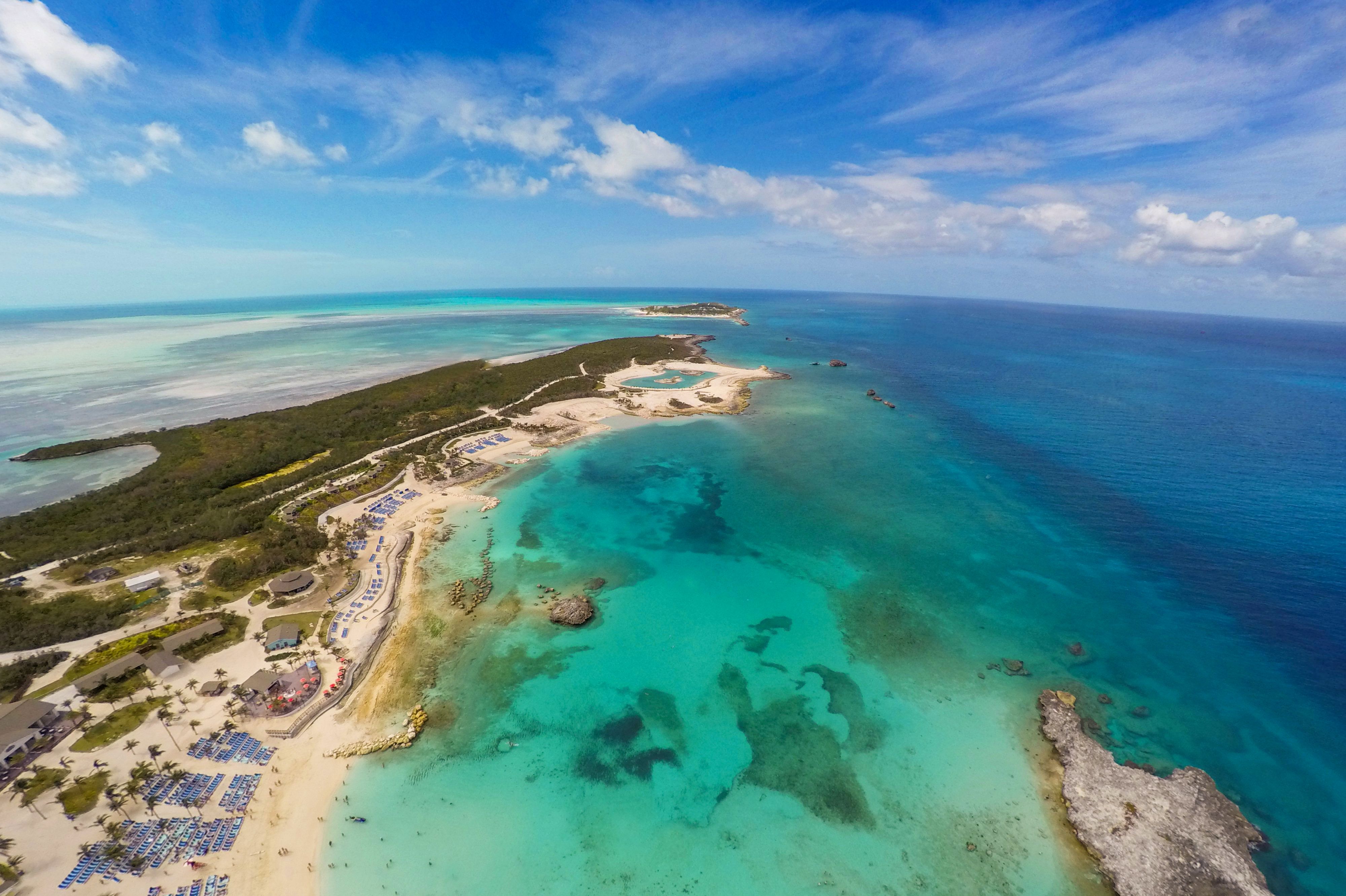 Auf einer Kreuzfahrt von NCL die Privatinsel Great Stirrup Cay auf den Bahamas besuchen