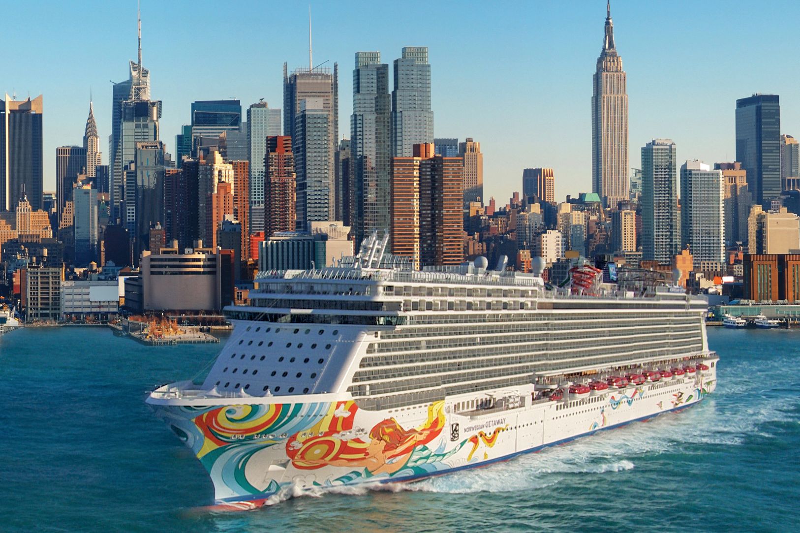 Die Norwegian Breakaway von NCL im Hafen von New York City