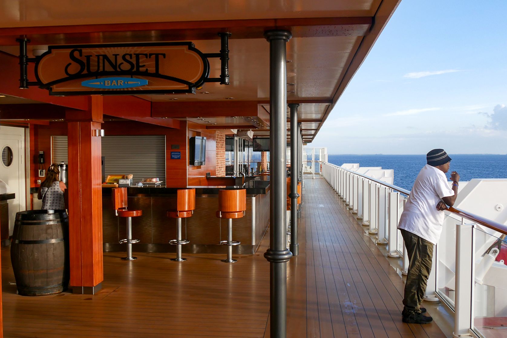 Die Sunset-Bar auf der Norwegian Getaway von Norwegian Cruise Line