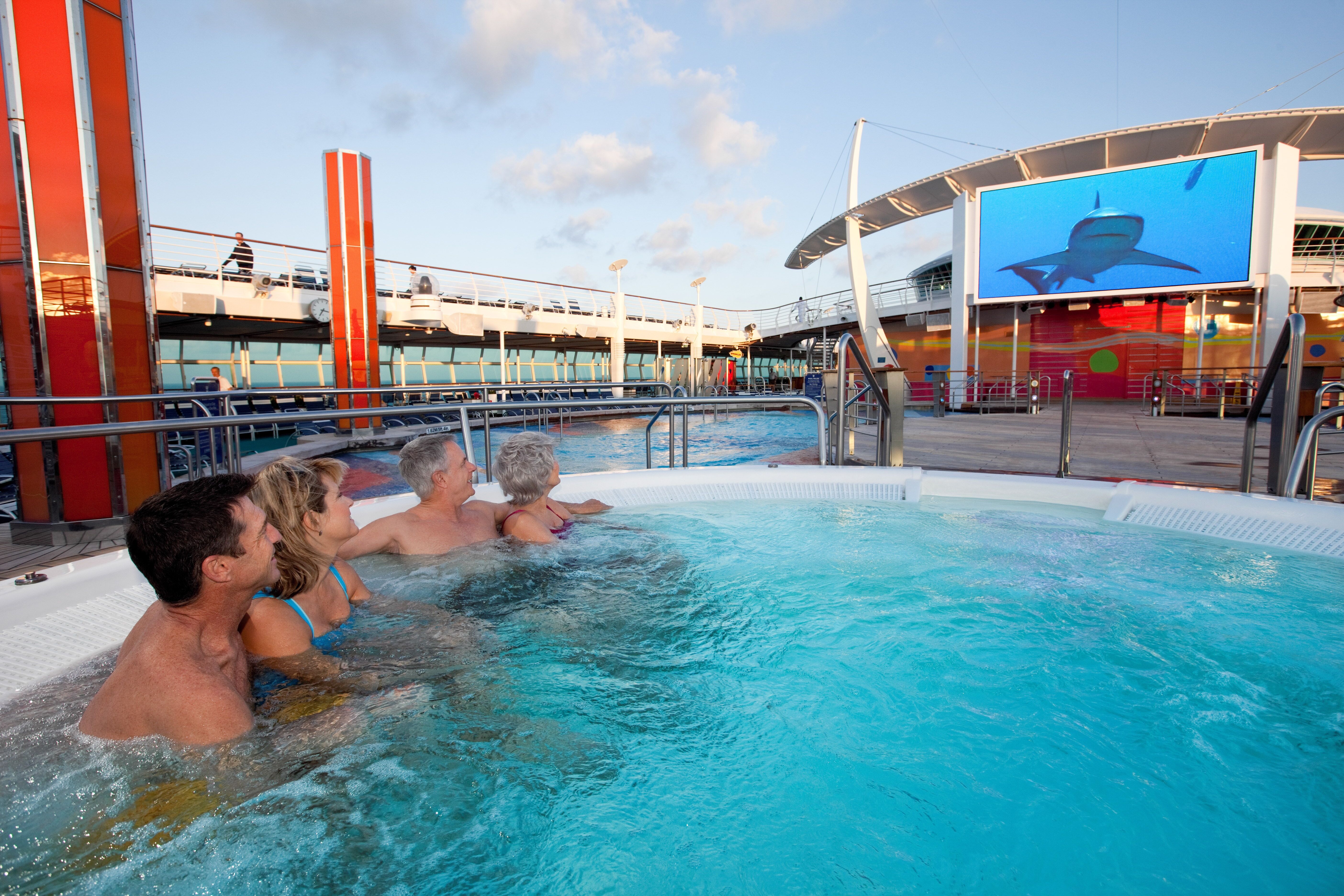 Outdoor Movie Screen, Freedom of the Seas