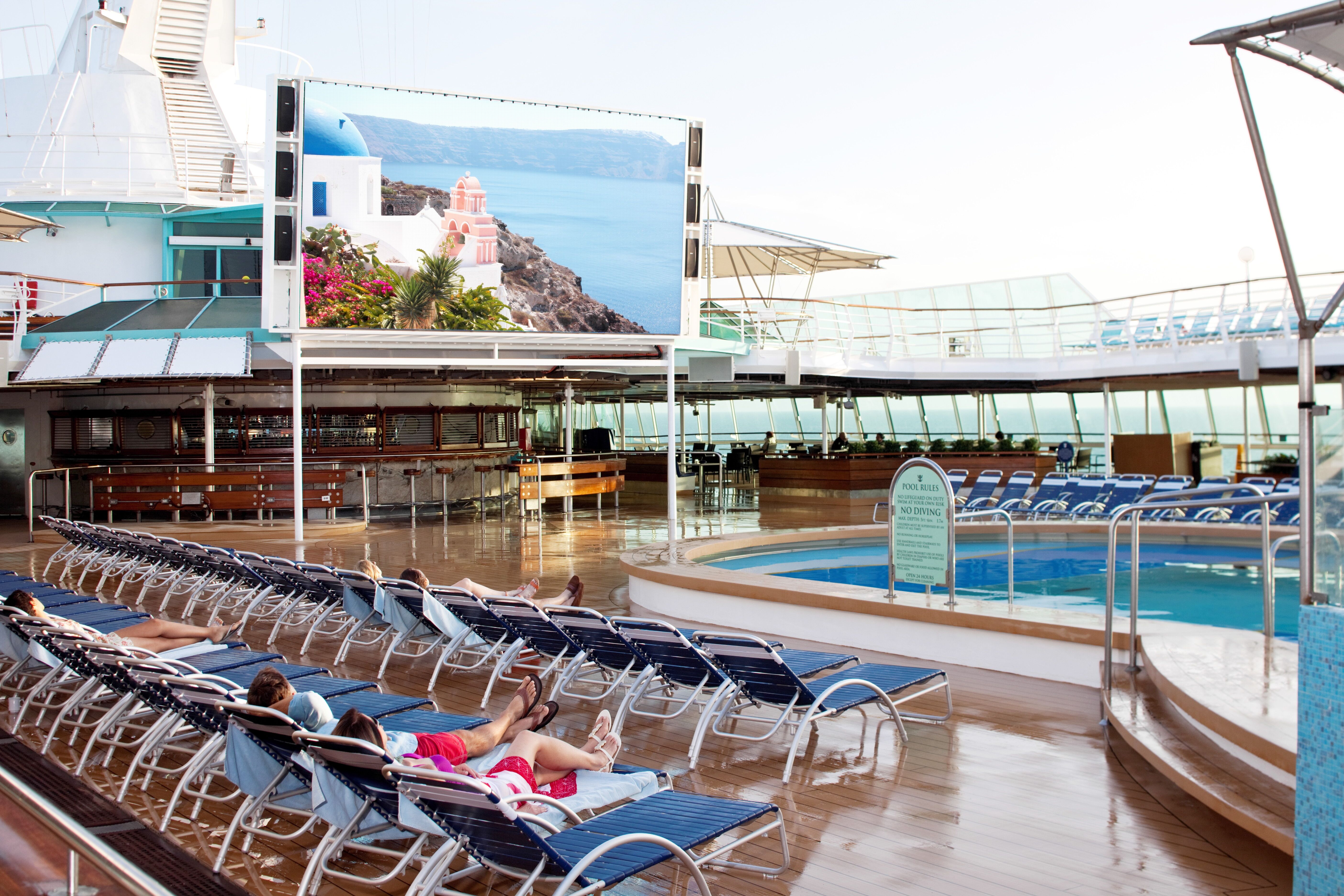 Pooldeck auf der Grandeur of the Seas