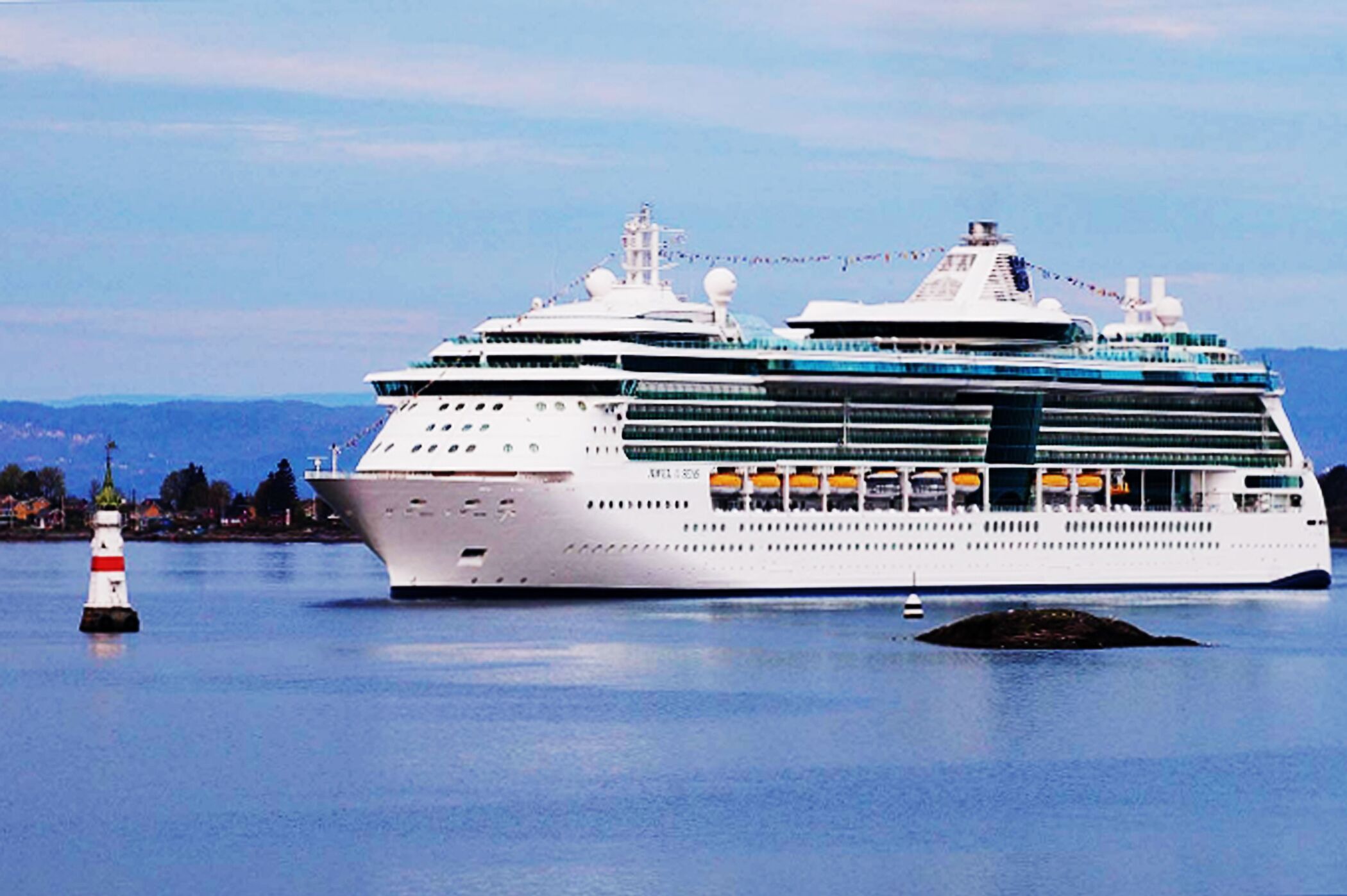 kreuzfahrt/royal-caribbean/jewel/jewel-exterior2.cr2100x1398-0x0