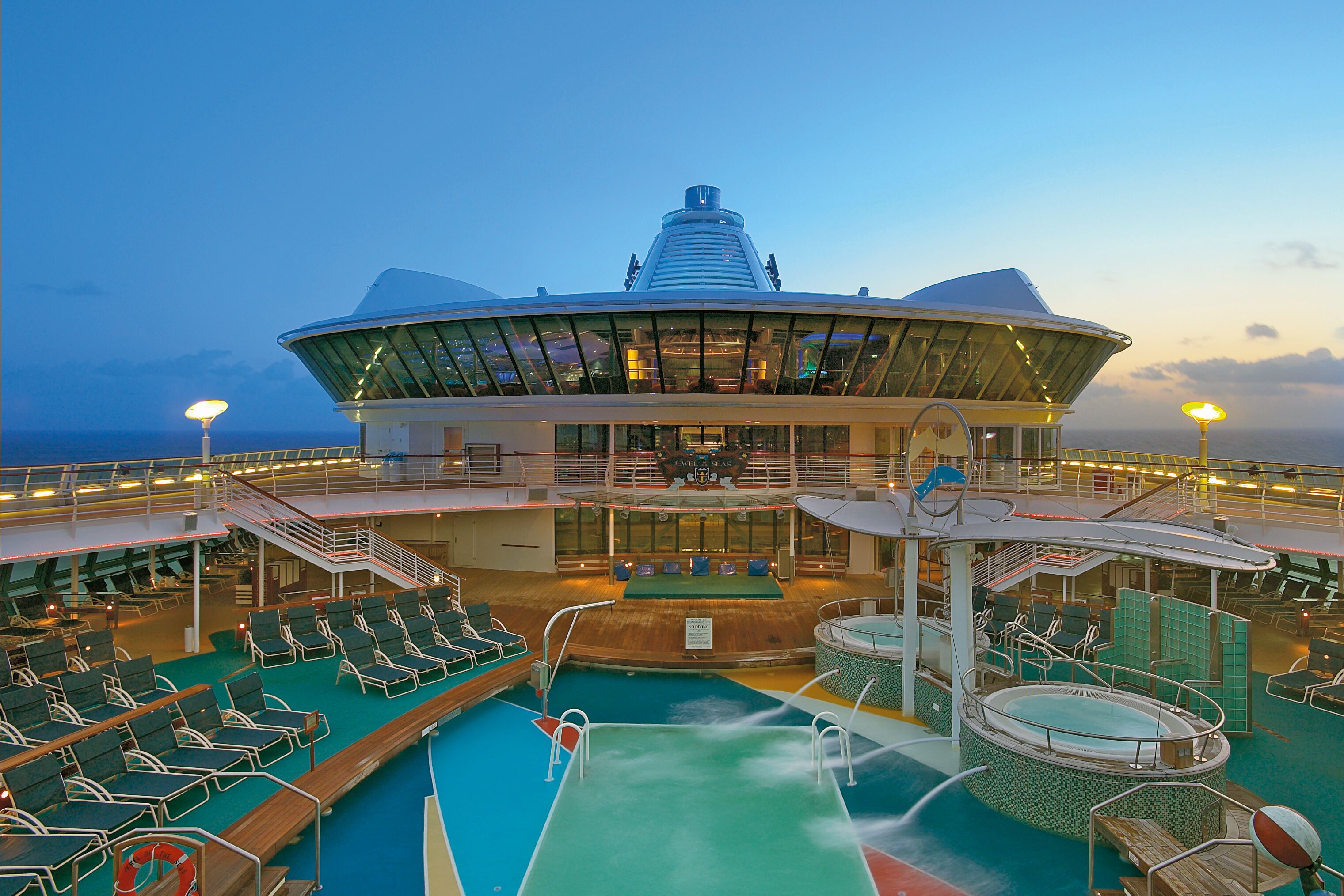 Sonnendeck der Jewel of the Seas der Royal Caribbean Rederei