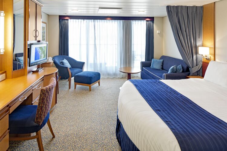 Impressionen einer Junior Suite auf dem Kreuzfahrtschiff Radiance of the Seas