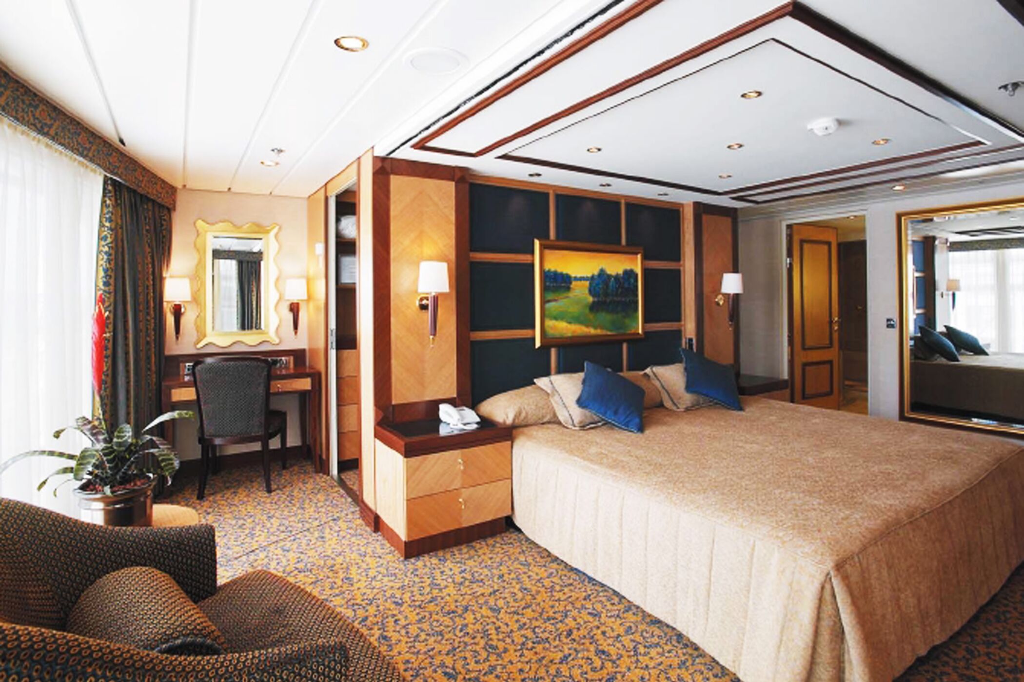 kreuzfahrt/royal-caribbean/serenade/royal-suite.cr2100x1398-0x0