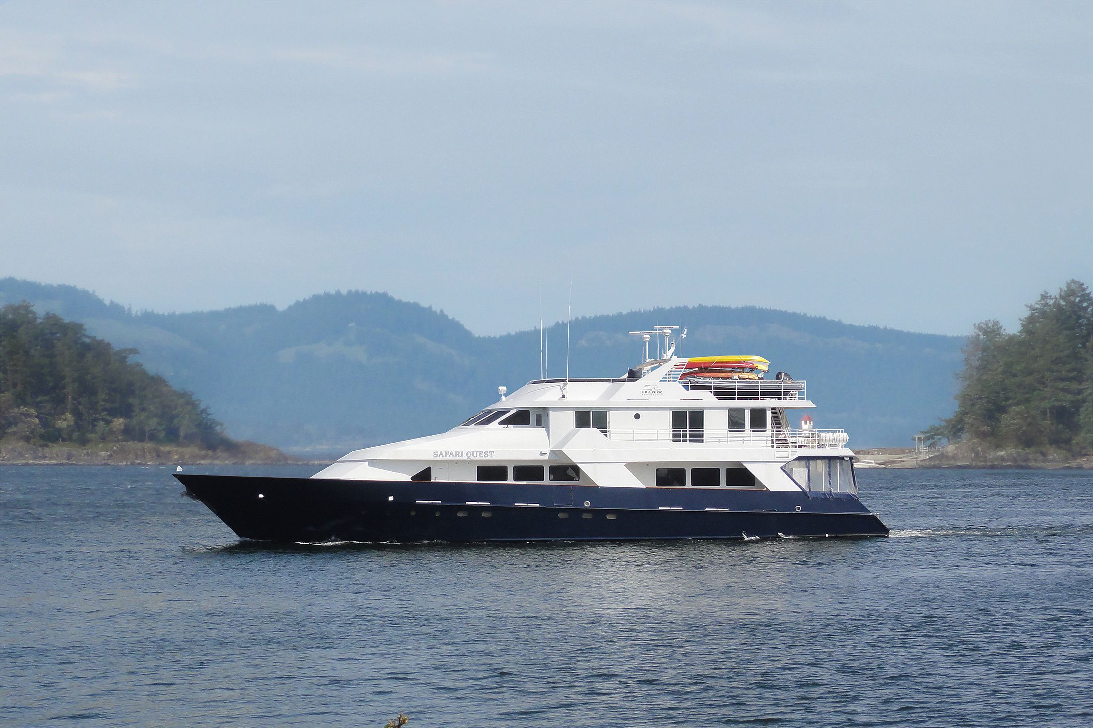 Die Safari Quest Blue auf dem Wasser