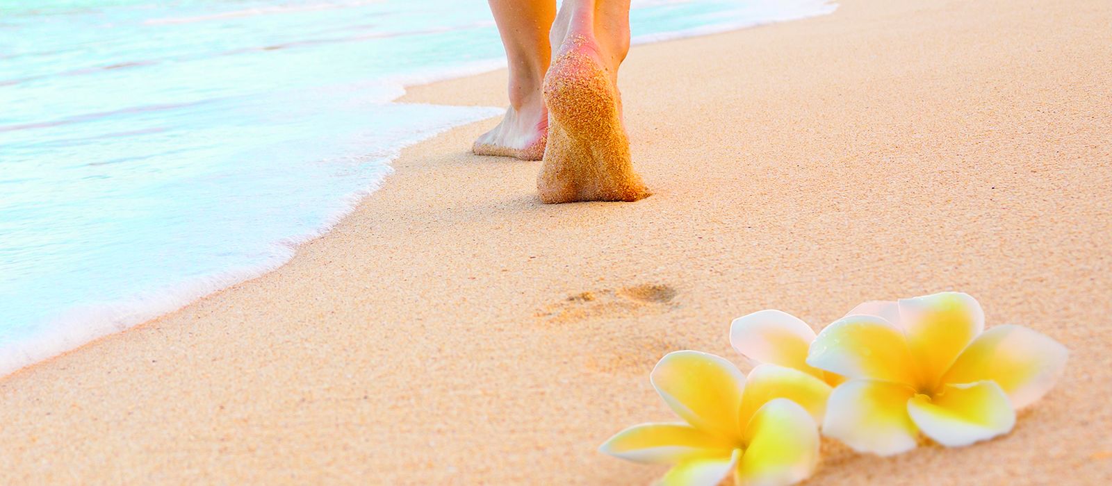 BarfuÃŸ Ã¼ber einen Strand auf Hawaii