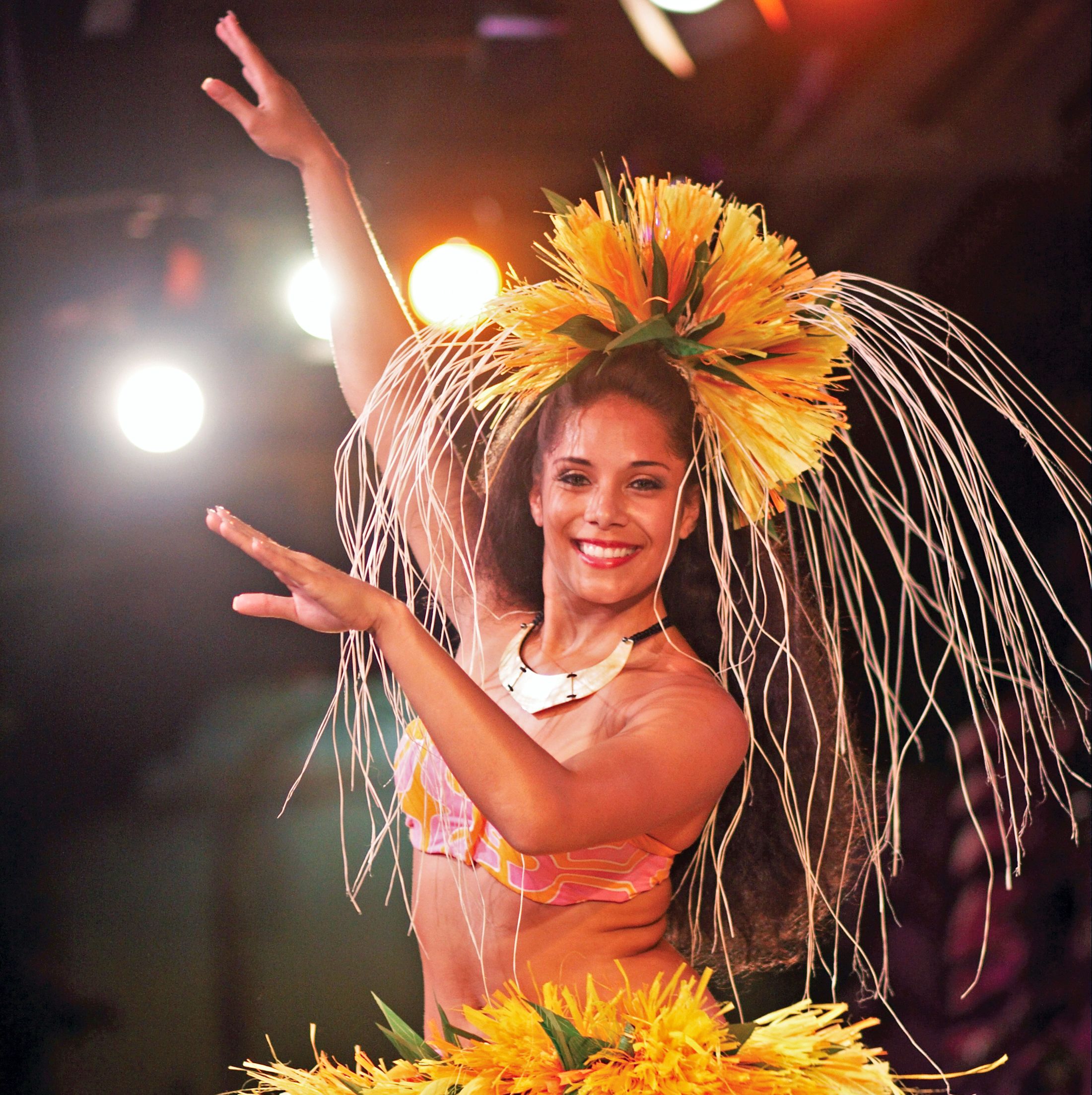 Hula-Taenzerin auf einem Luau