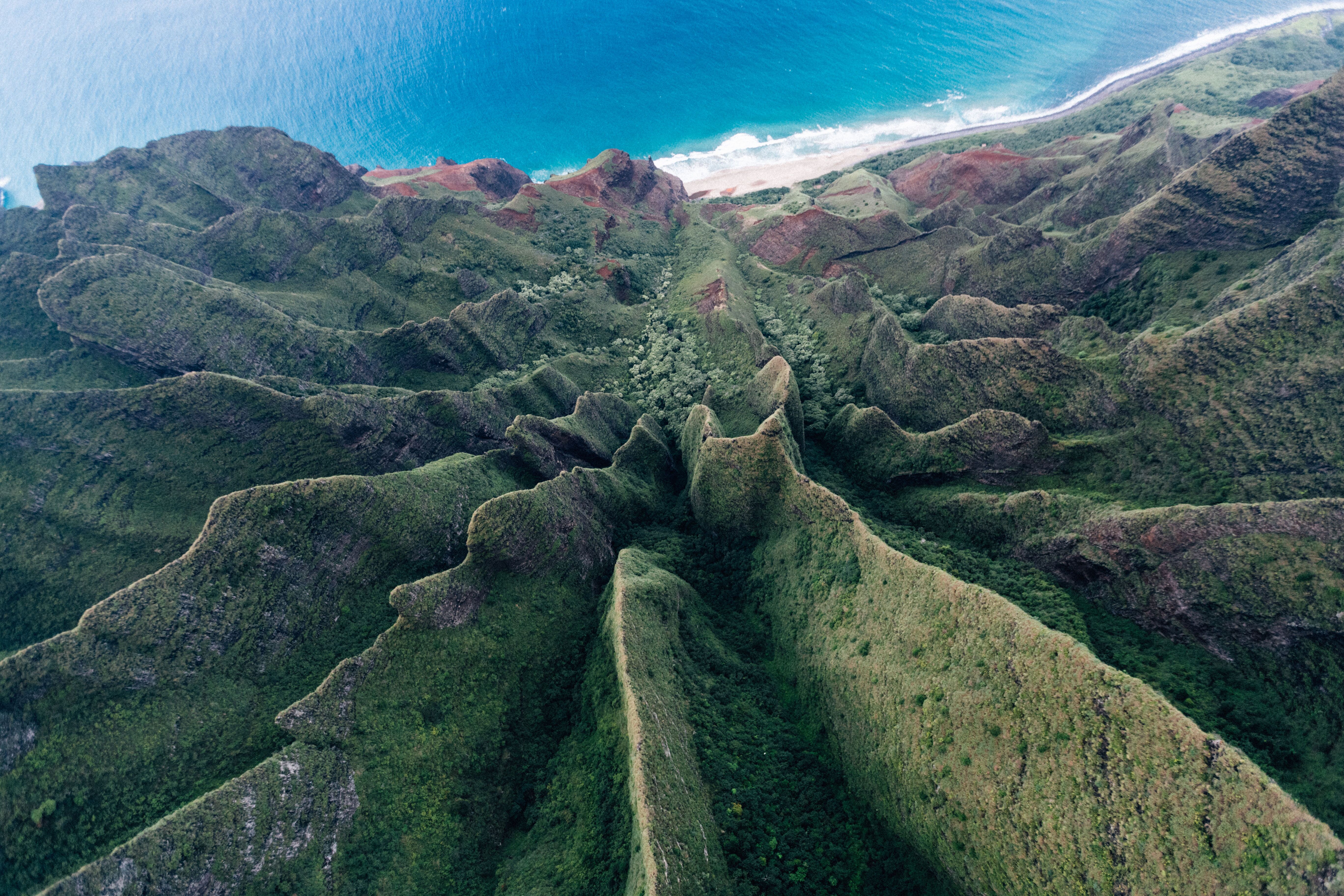 Beeindruckende Aufnahme aus dem Helikopter über der Napali Küste auf Kauai