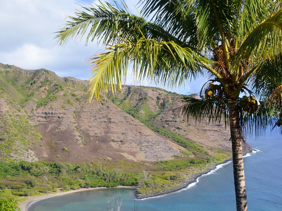Blick auf das Halawa Valley auf der Insel Molokai, Hawaii