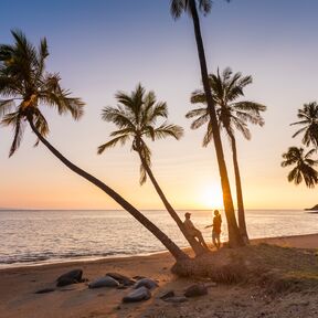 Romantischer Sonnenuntergang in Kaunakakai in Molokai auf Hawaii