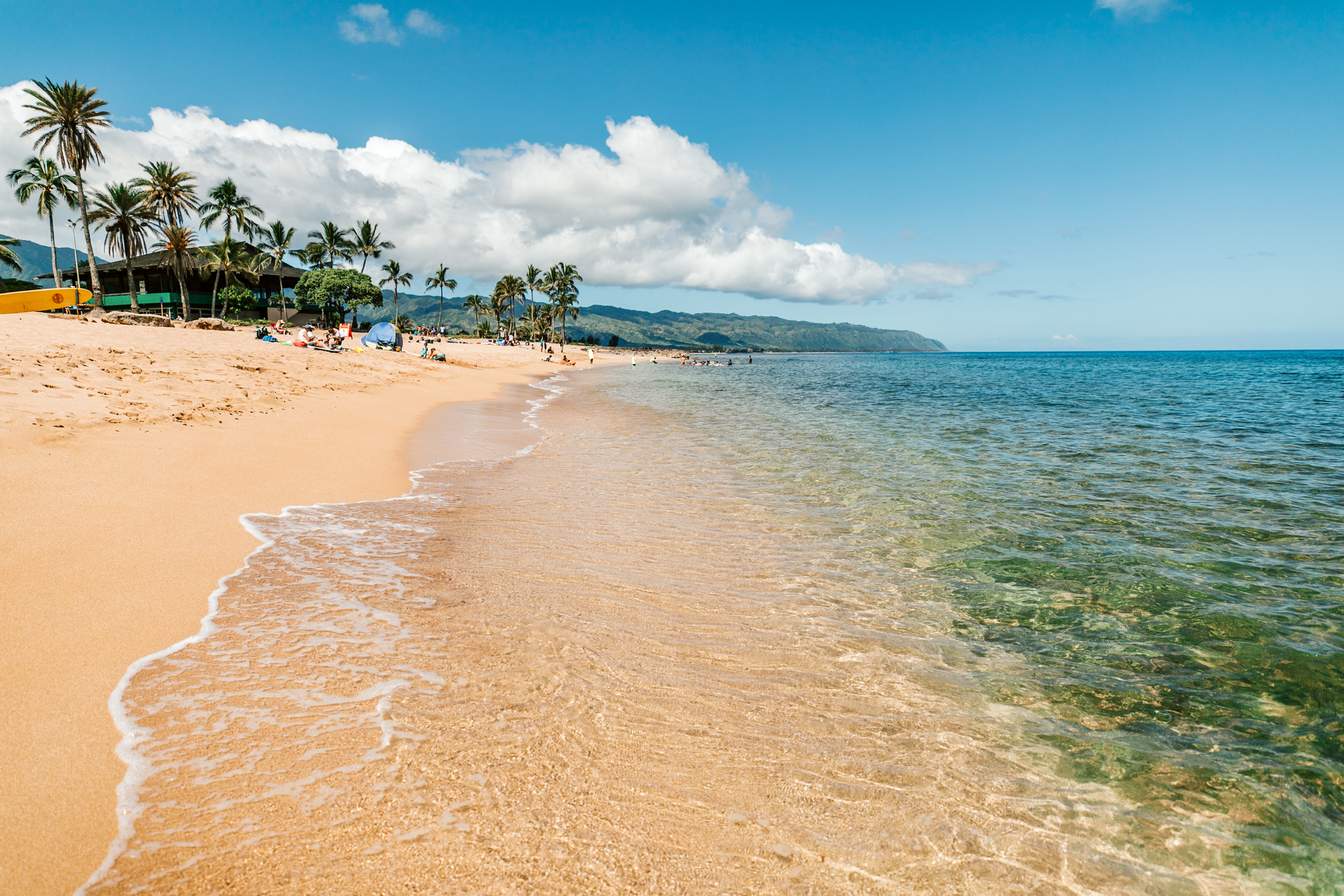 Traumhafter Strand am Haleiwa Beach Park auf Oahu