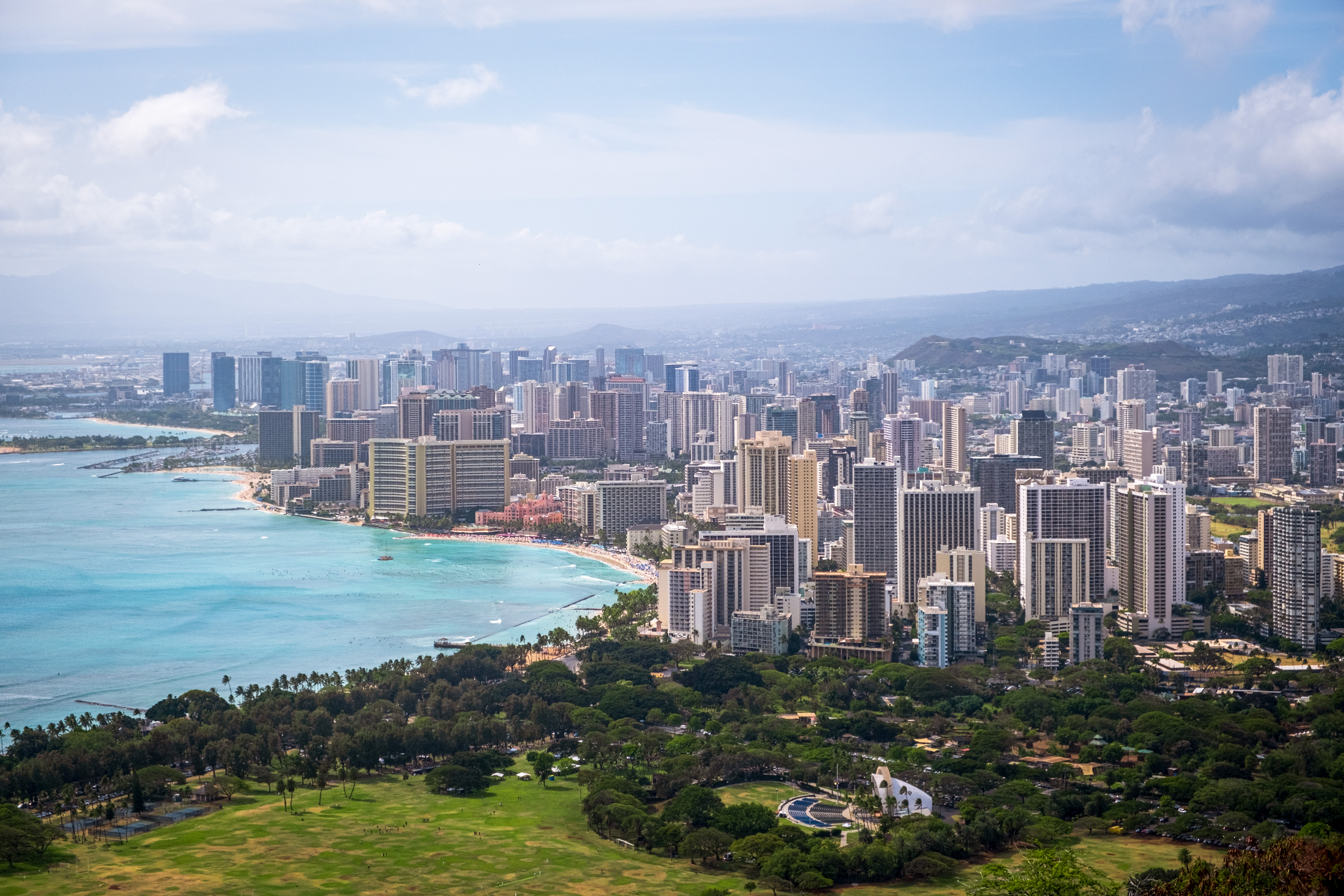 Blick auf die Skyline von Honolulu auf Oahu