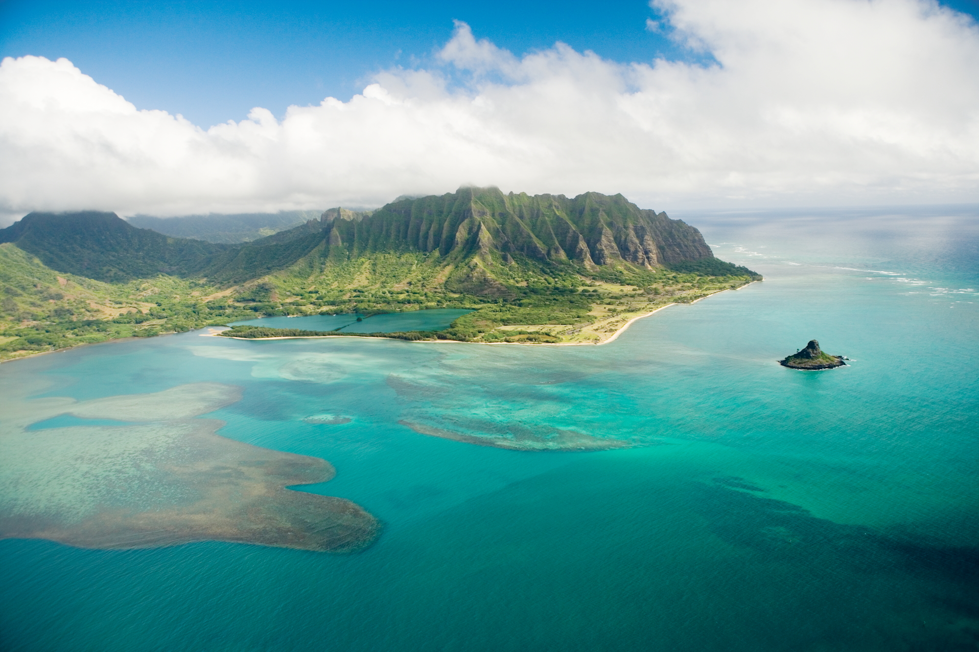 regionen/hawaii/oahu/krater-meer-wolken