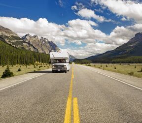 Mit dem Wohnmobil durch Icefields Parkway und die Waterfowl Lakes erkunden