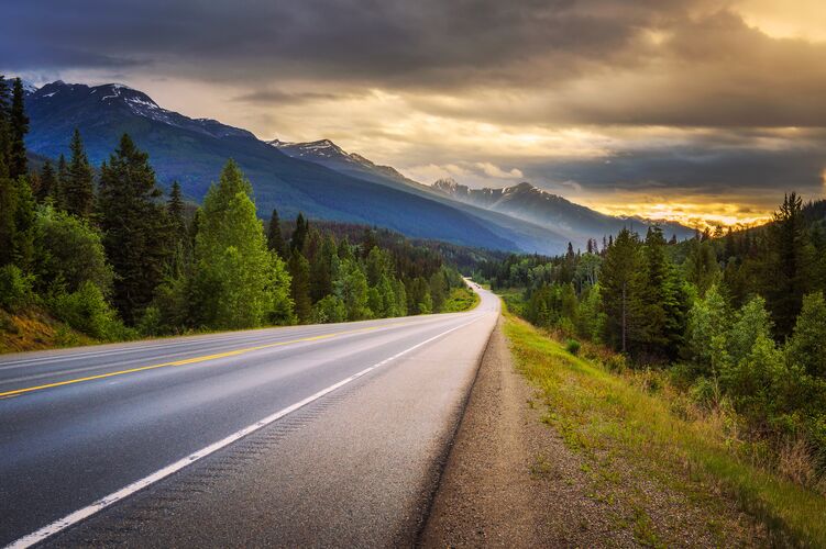 Der traumhafte Icefields Parkway führt durch die Jasper und Banff National Parks in Alberta