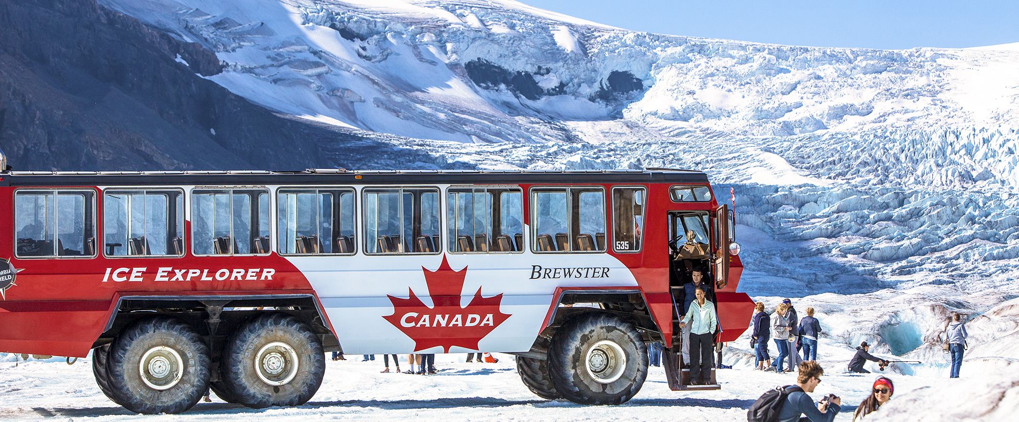 Fahrzeug der Ice Explorer Glacier Tour am Athabasca Gletscher