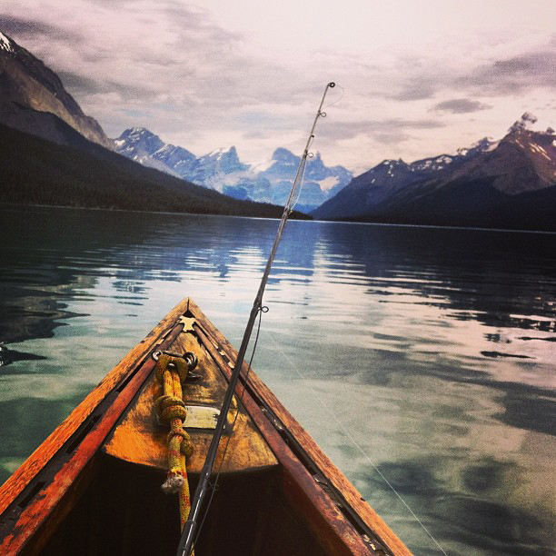 Angeln aus dem Boot auf dem Lake Louise