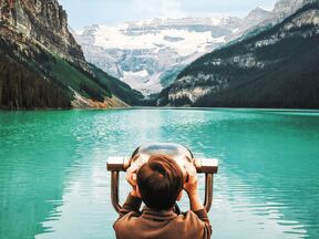 Lake Louise durchs Fernglas Lake Louise durchs Fernglas