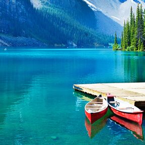 Klarer Lake Moraine in Alberta im Banff National Park