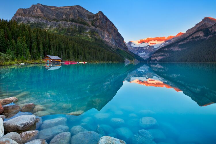 Sonnenaufgang am Lake Louise