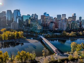 Schöne Sommer Skyline über Calgary Schöne Sommer Skyline über Calgary