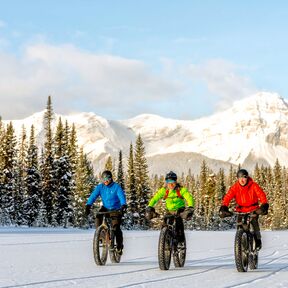 Eine Fahrradtour durch das verschneite Canmore