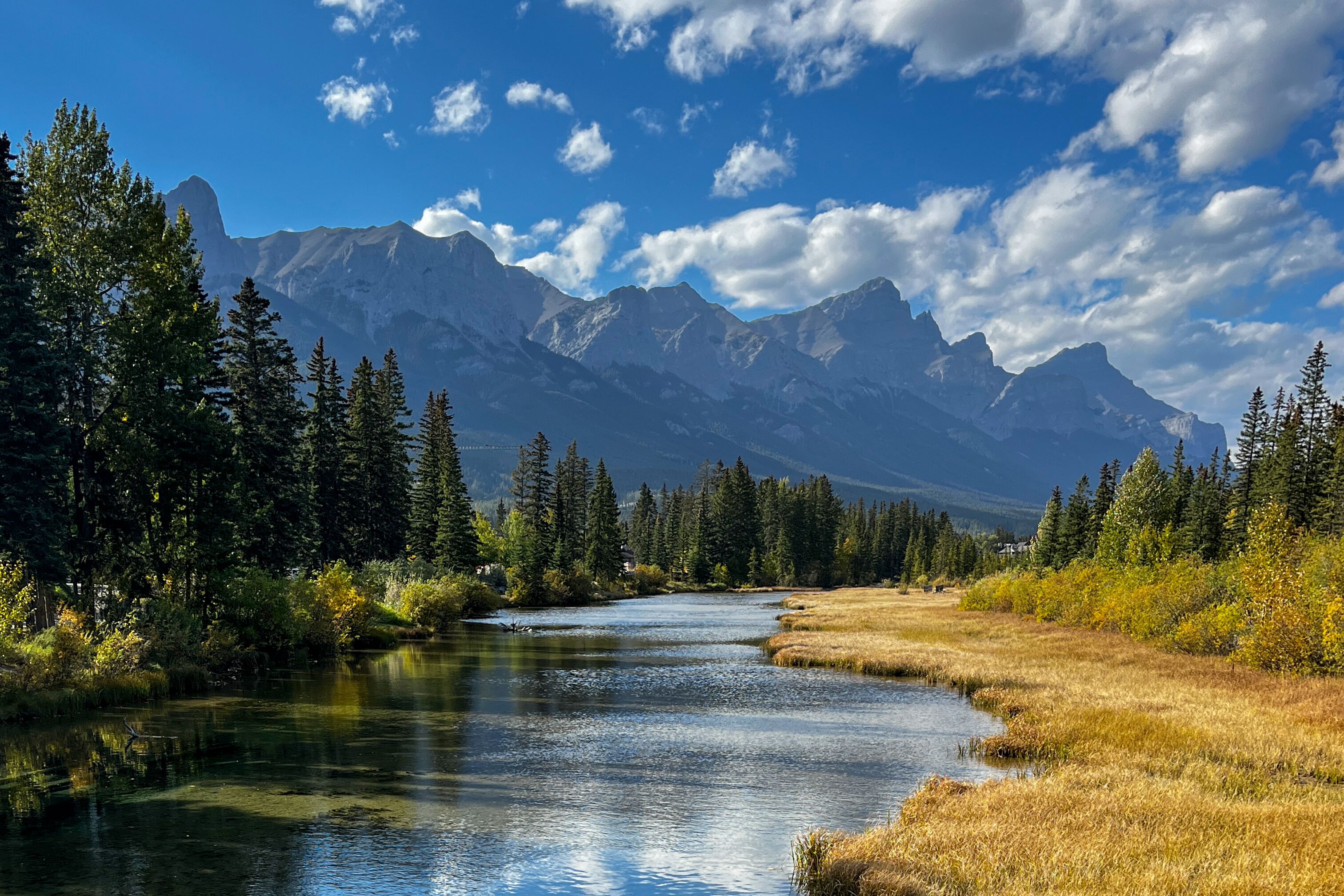 Blick auf den Policemans Creek in Canmore