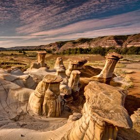 Die Hoodoos in Drumeller bei Sonnenaufgang