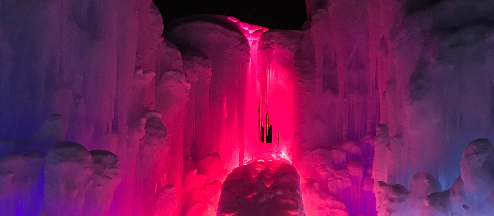 Rutsche aus Eis - Edmonton Ice Castles