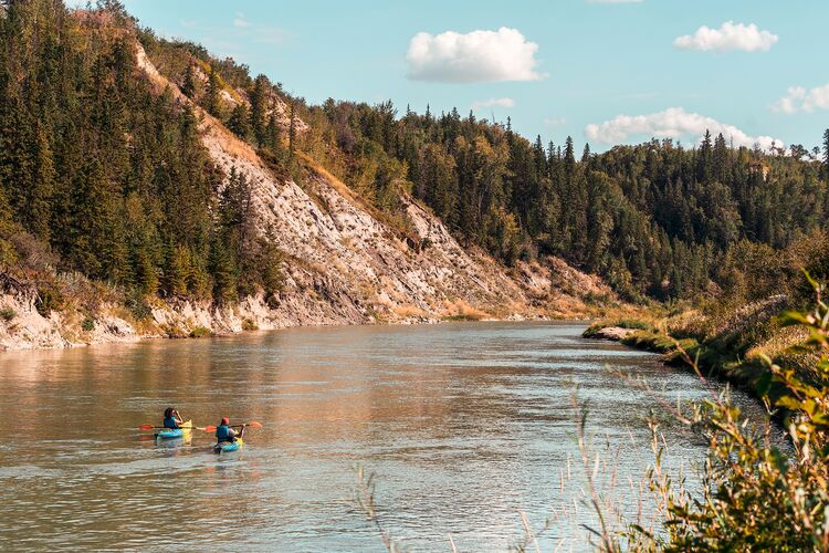 Naturreicher Urban River in Edmonton in Alberta