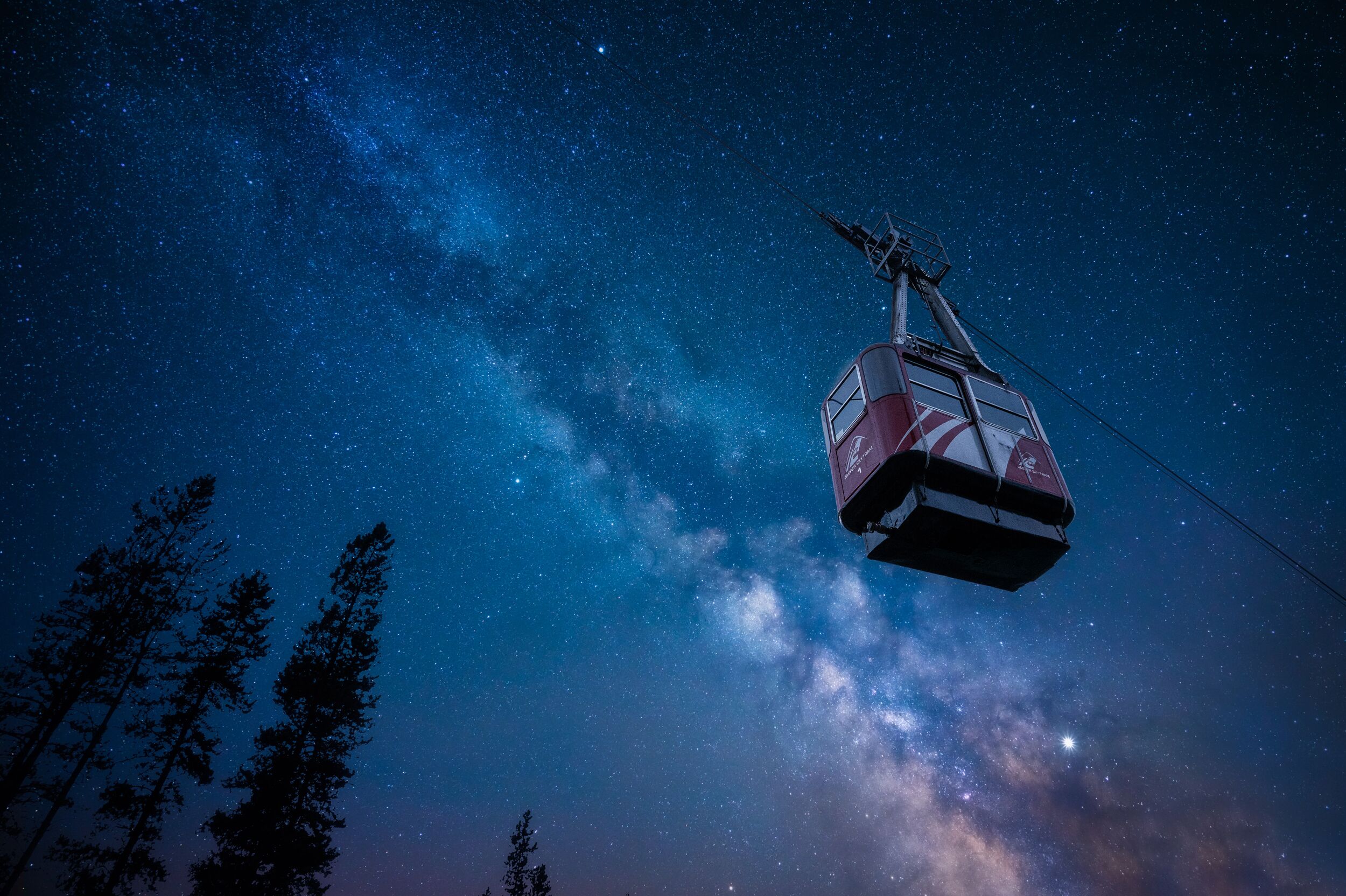 Jasper SkyTram Gondel bei Sternenhimmel beim Dark Sky Festival