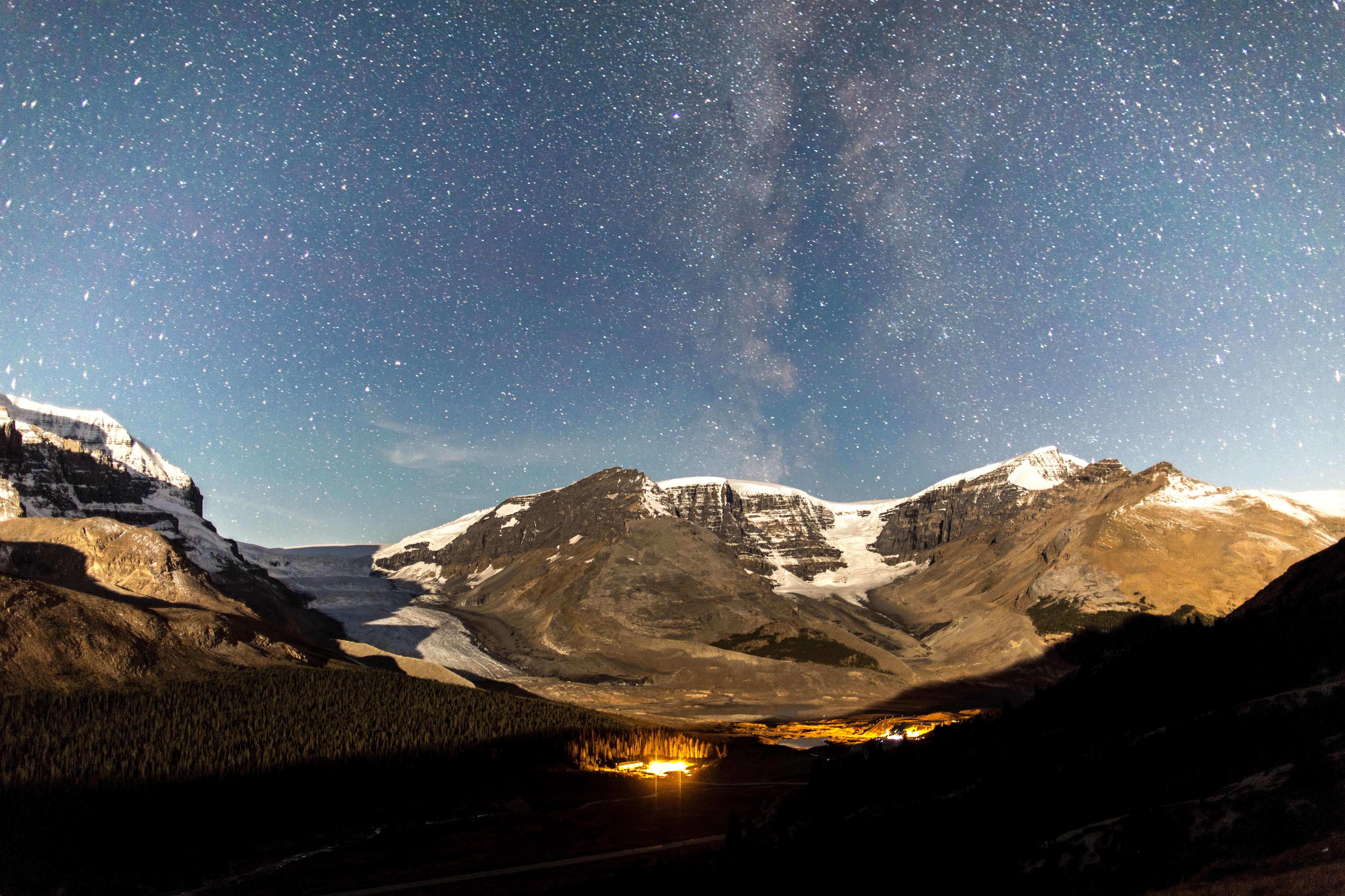 Blick in den Nachthimmel vom Wilcox Pass, Alberta