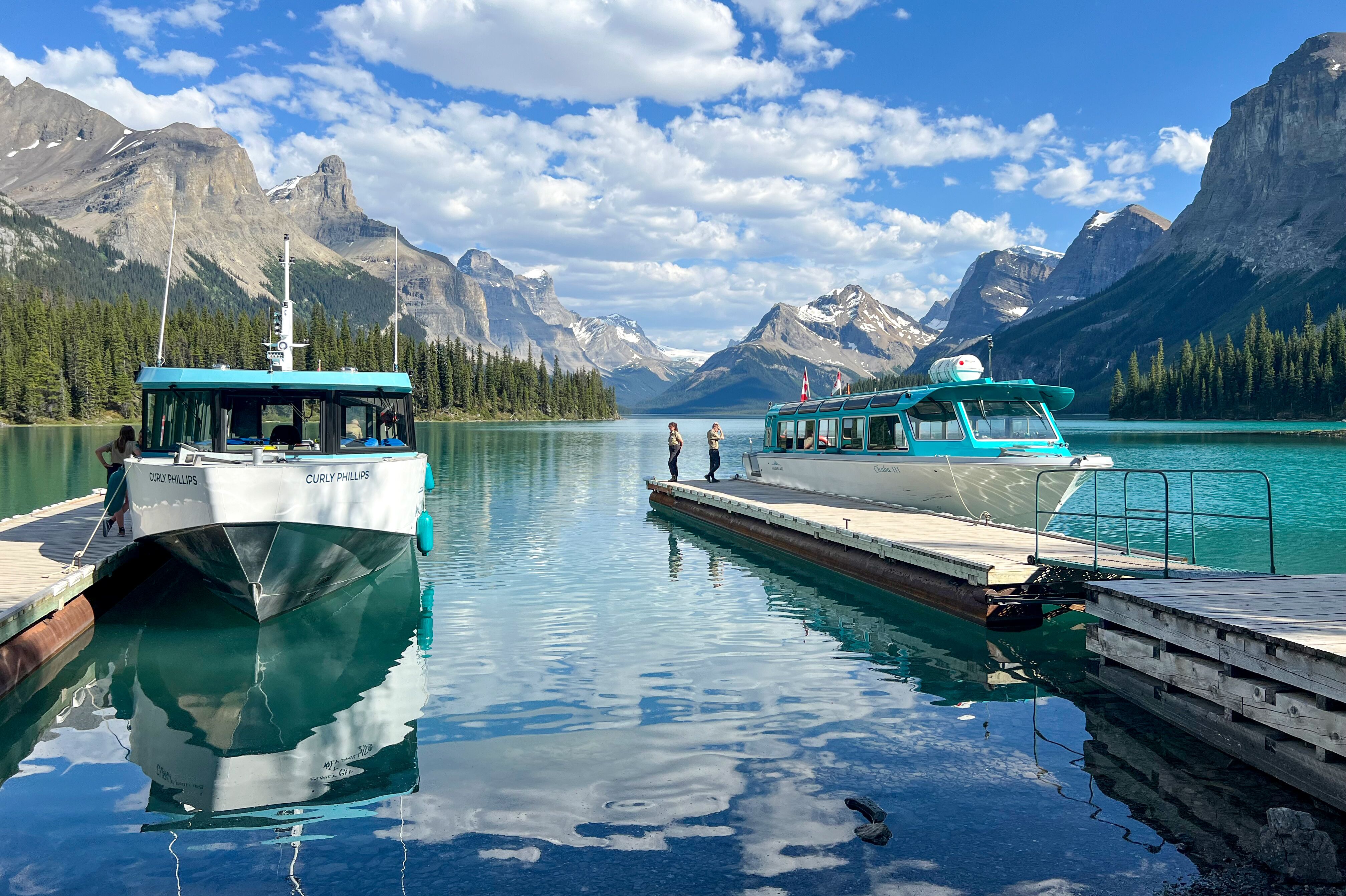 Bootstour auf dem Maligne Lake unternehmen