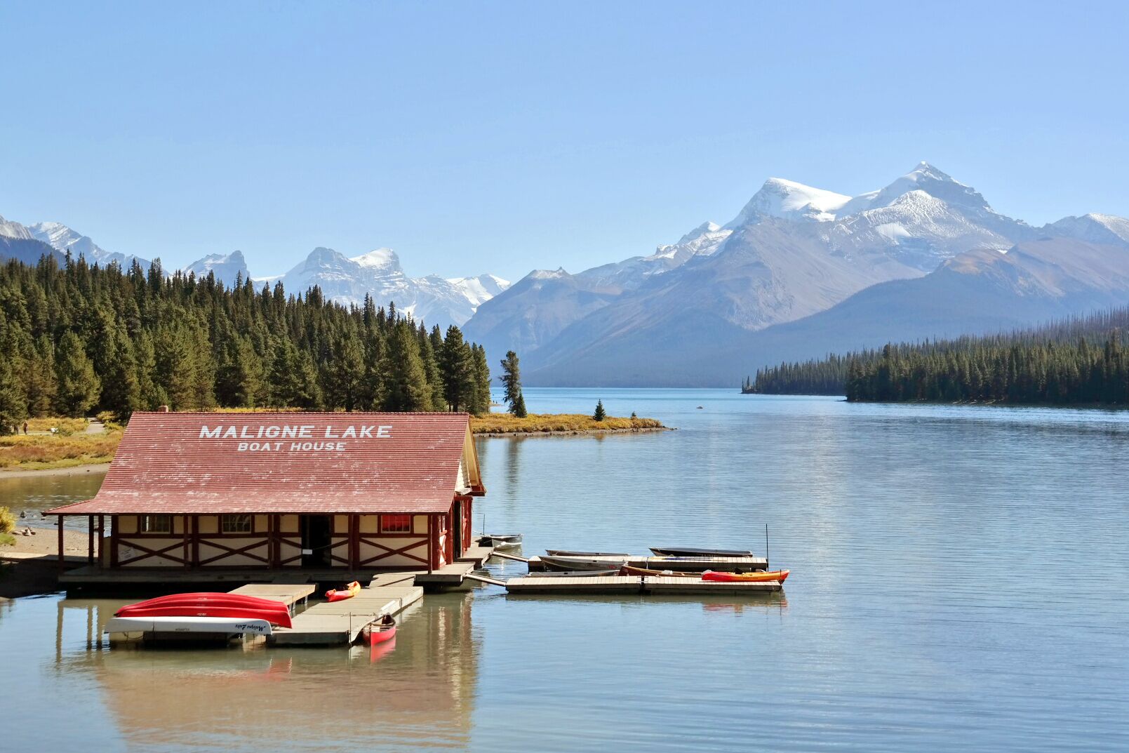 Boat House im Maligne Lake