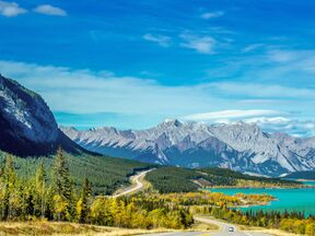 Panorama des Abraham Lake und Allstone Peak, Kananaskis Country, Alberta