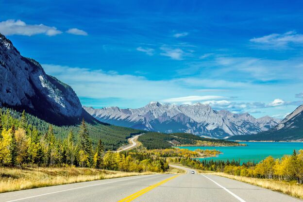 Panorama des Abraham Lake und Allstone Peak, Kananaskis Country, Alberta Panorama des Abraham Lake und Allstone Peak, Kananaskis Country, Alberta