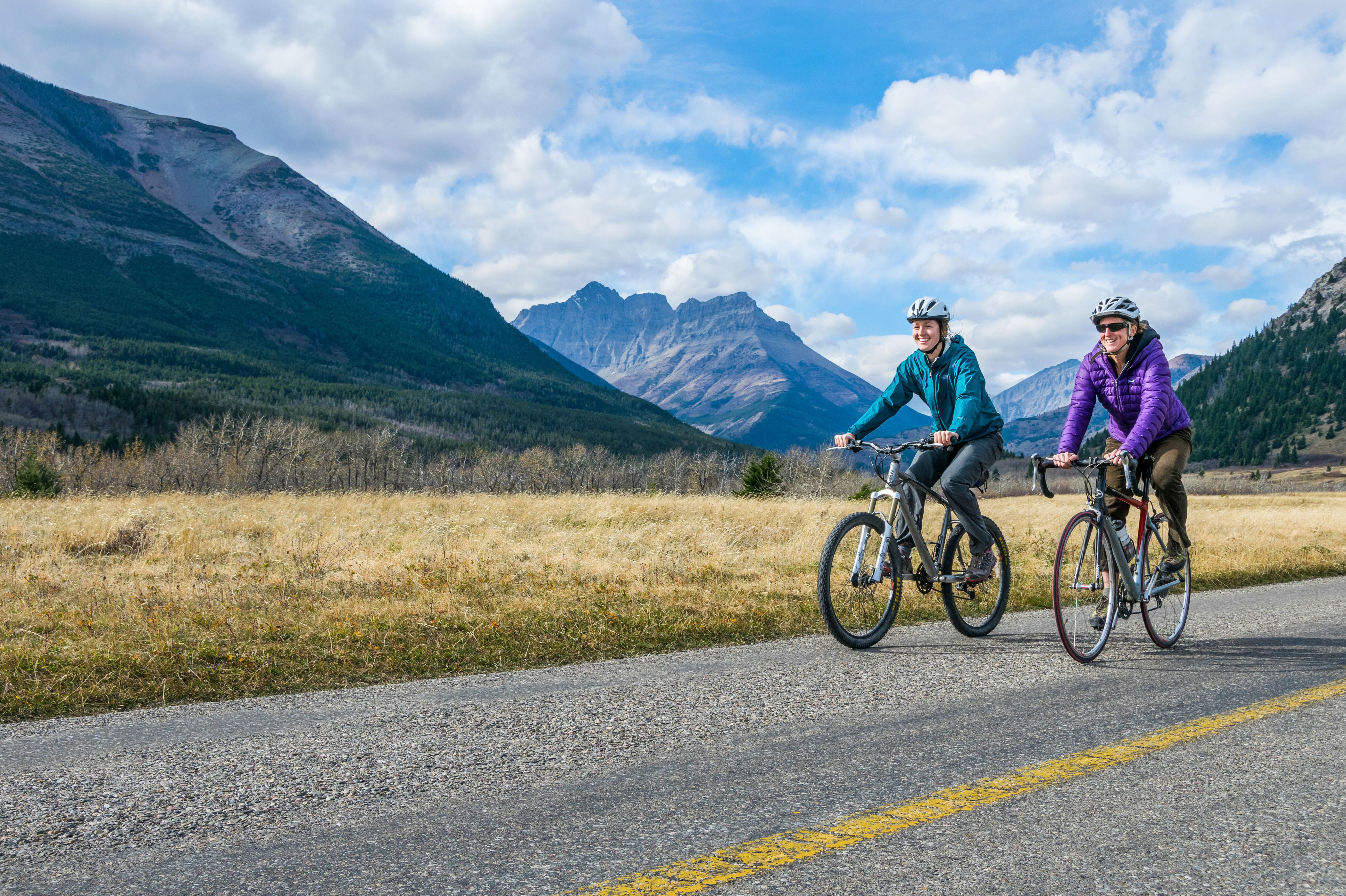 regionen/kanada/alberta/waterton-lakes-national-park/waterton-lake-national-park-bike.cr4200x2797-0x0