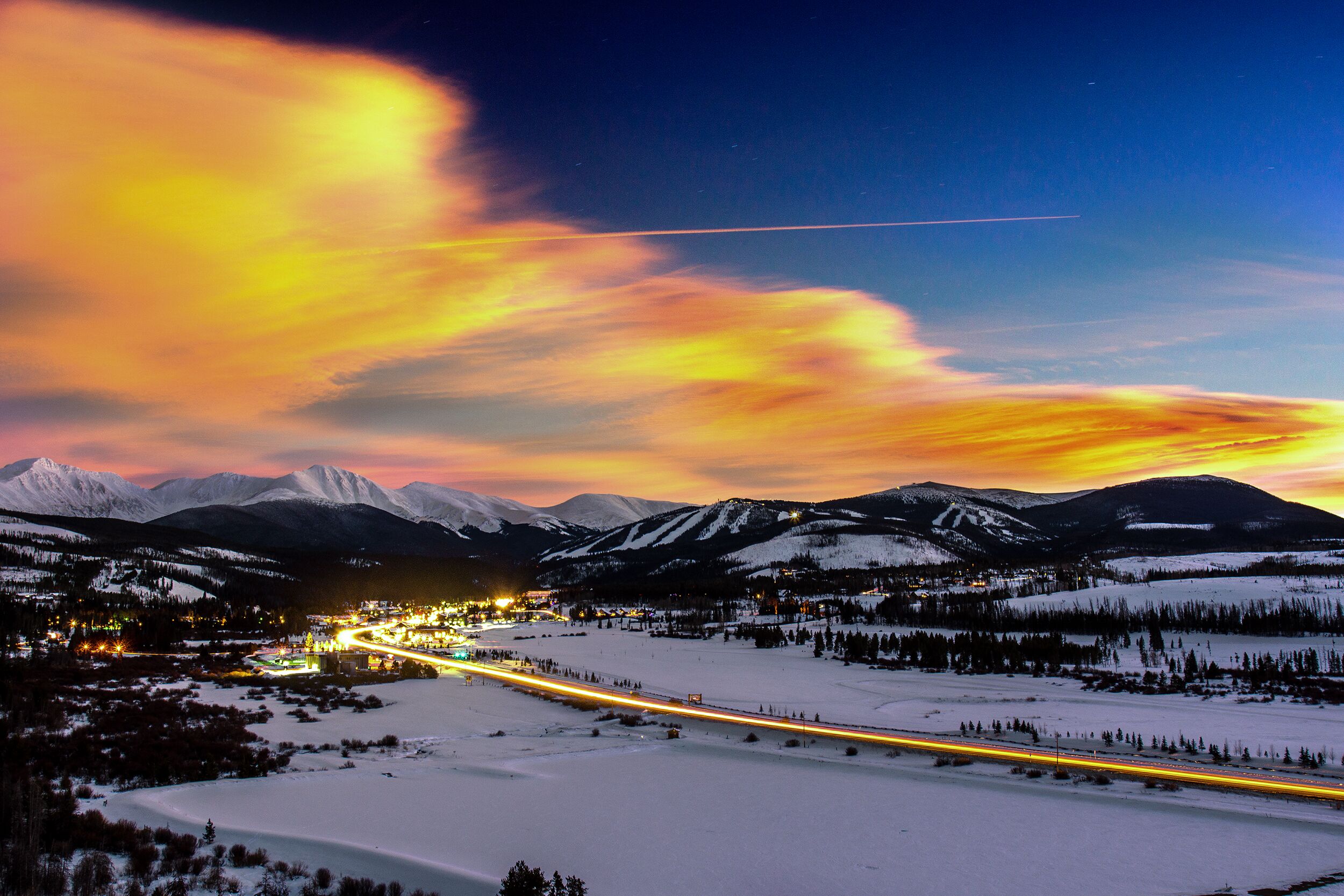 Ein Sonnenuntergang im Winter Park in Colorado, USA