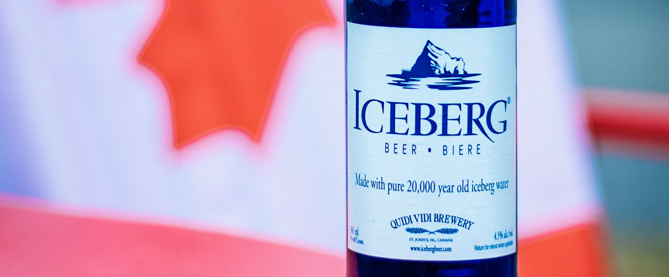 Ein kaltes Iceberg Beer am Canada Day in Neufundland geniessen