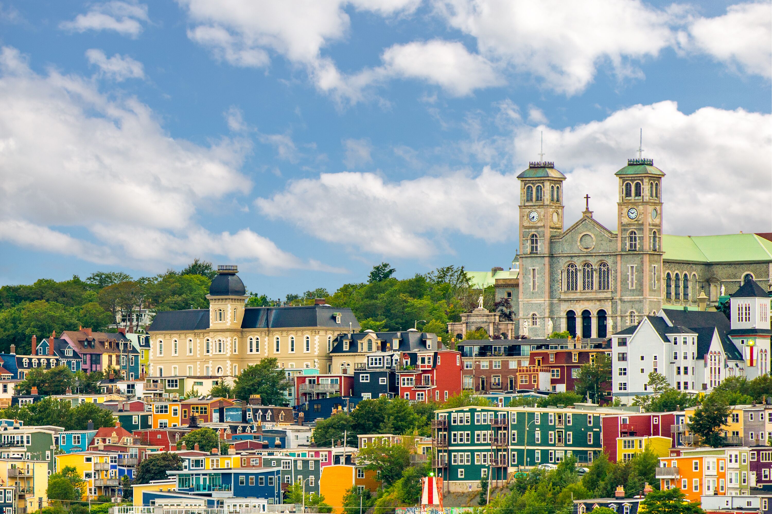 Die bunte Skyline von St. John's in Neufundland