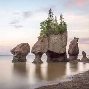 Die Hopewell Rocks in New Brunswick, Kanada