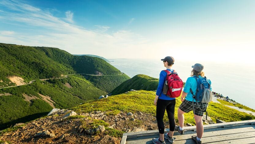 Den Ausblick des Skyline Trails in Nova Scotia genießen Den Ausblick des Skyline Trails in Nova Scotia genießen
