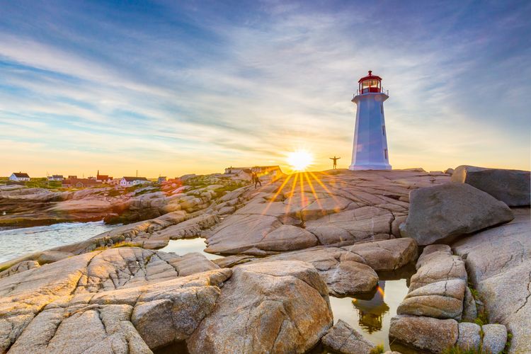 Der Leuchtturm Peggyâ€™s Point im kanadischen Peggyâ€™s Cove an der OstkÃ¼ste von Nova Scotia