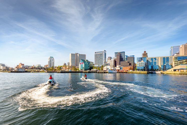 Halifax, die Hauptstadt von Nova Scotia, von der Wasserseite aus erkunden