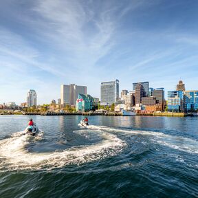 Halifax, die Hauptstadt von Nova Scotia, von der Wasserseite aus erkunden
