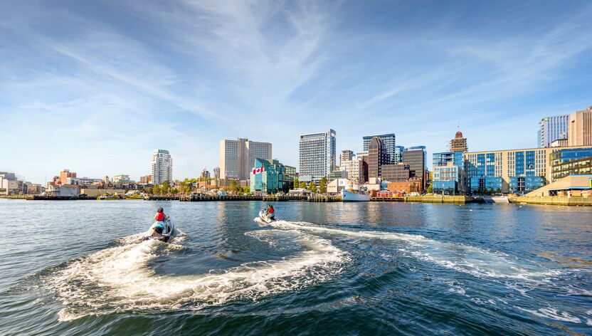 Halifax, die Hauptstadt von Nova Scotia, von der Wasserseite aus erkunden