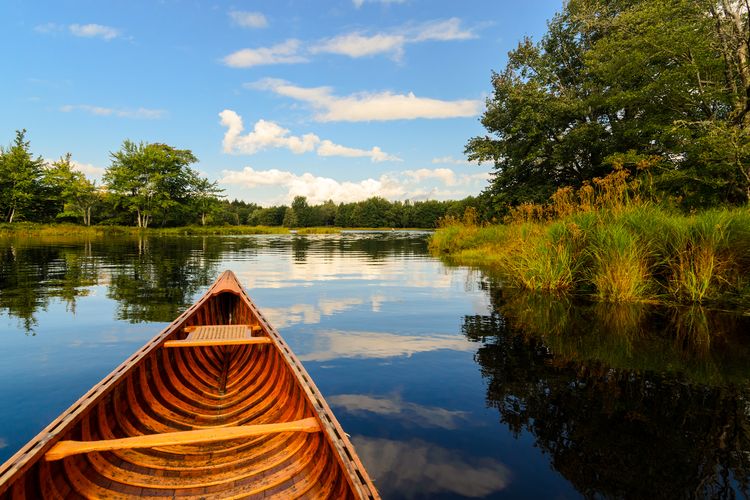 Mit dem Kanu die faszinierende Natur des Kejimkujik National Parks in Nova Scotia erkunden