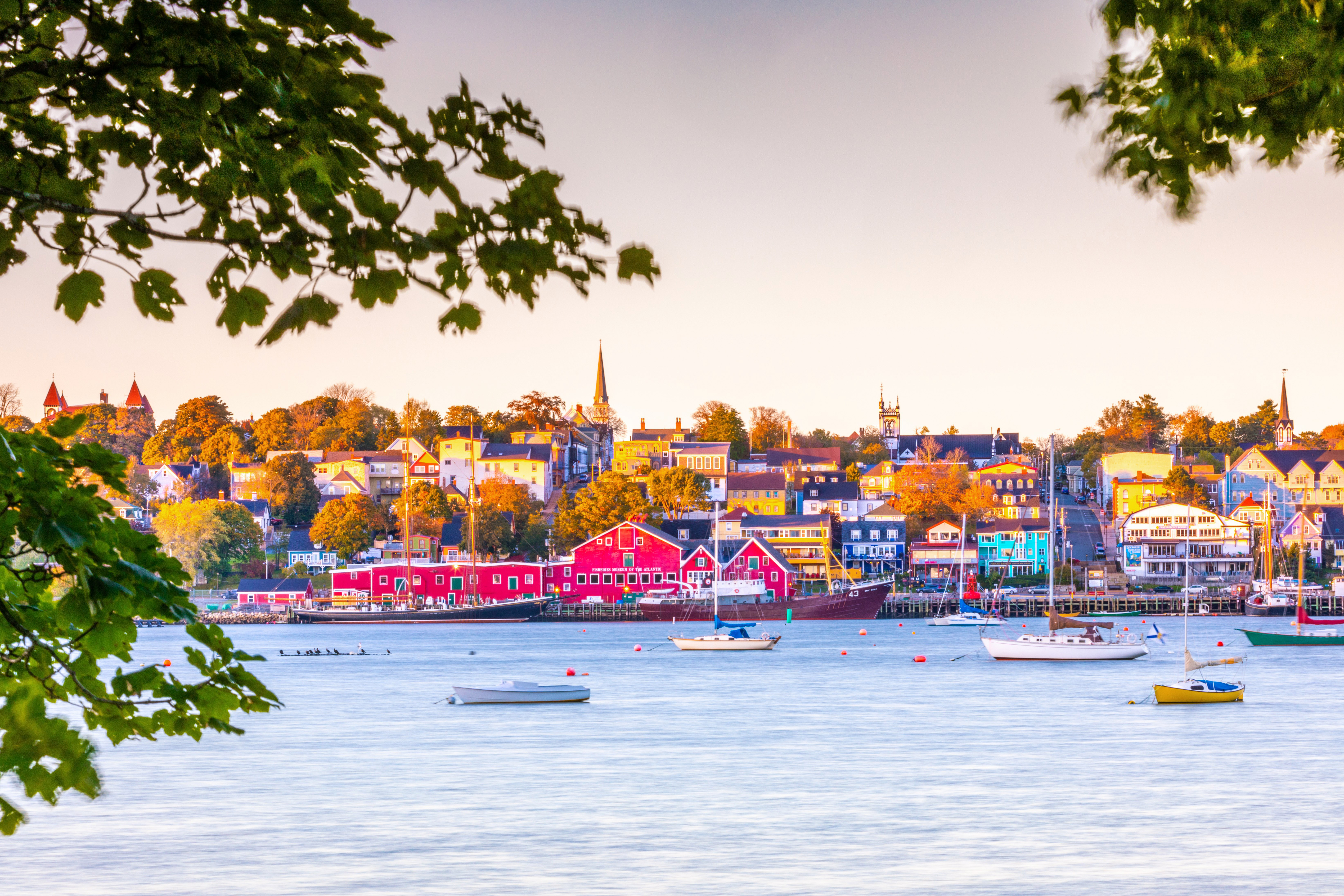Blick auf den Hafen von Lunenburg in der kanadischen Provinz Nova Scotia